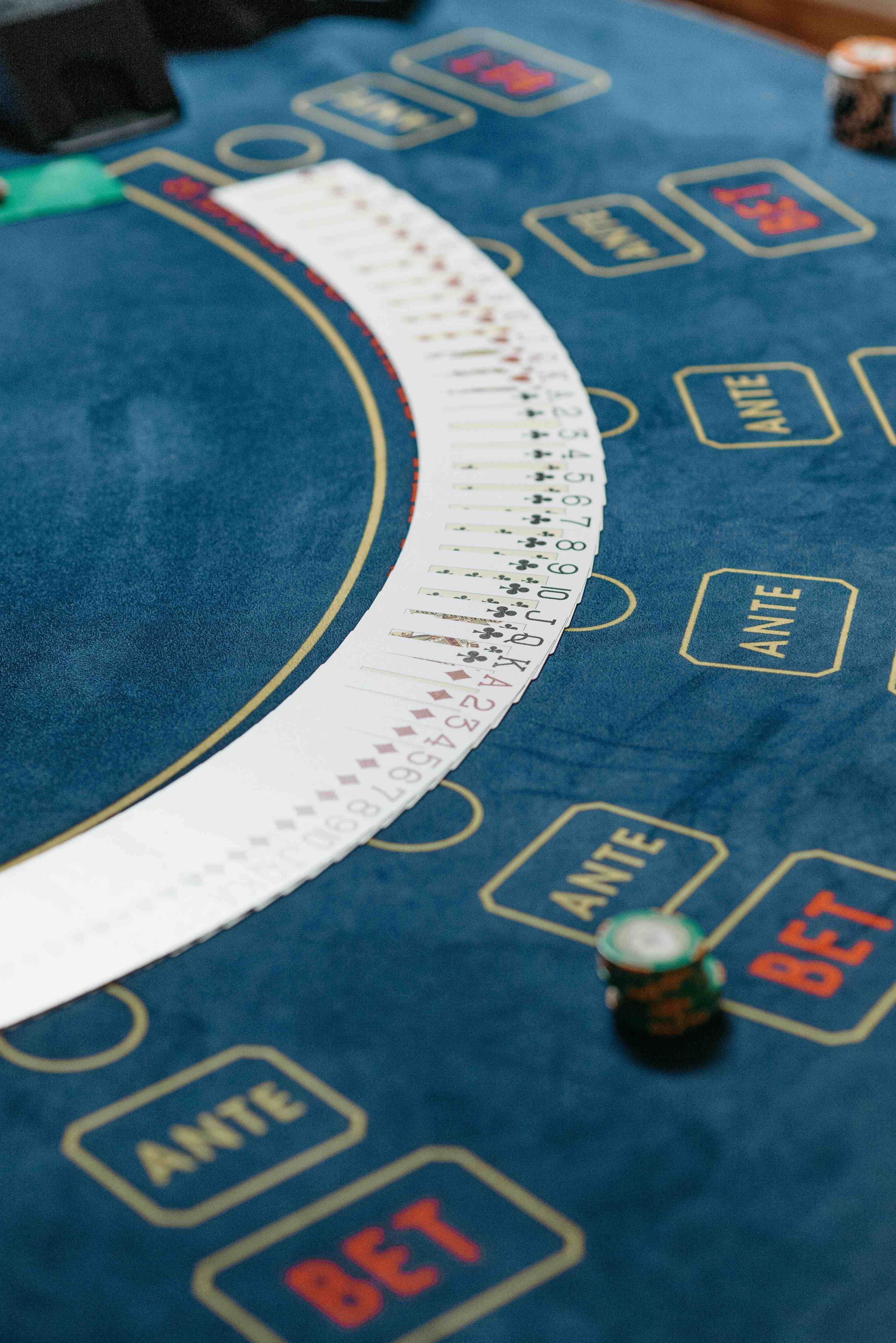 Pengguna memasang taruhan olahraga mudah lewat perangkat mobile di lotto02